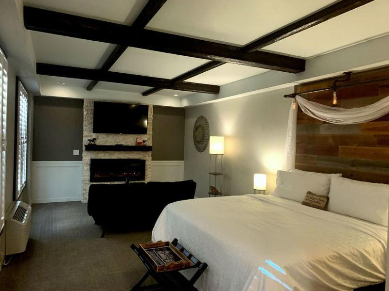 Cedar Stables Inn & Suites Sandusky Eksteriør billede